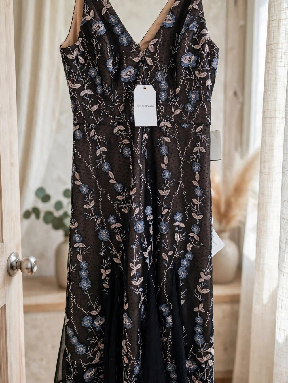 Dress the Population NWT Black Floral Embroidered Midi Dress V-Neck Cocktail  L